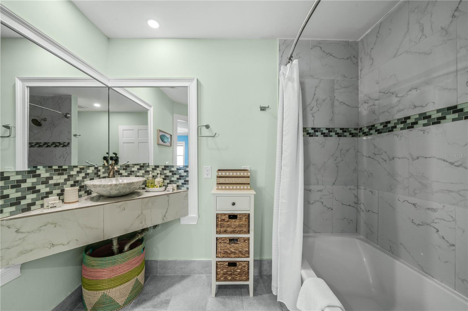 922 LAKE DR E, LAKE PLACID, FL, 33852