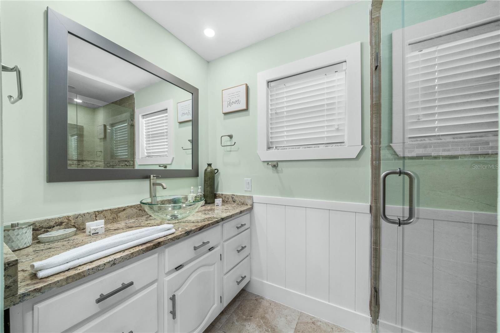 922 LAKE DR E, LAKE PLACID, FL, 33852