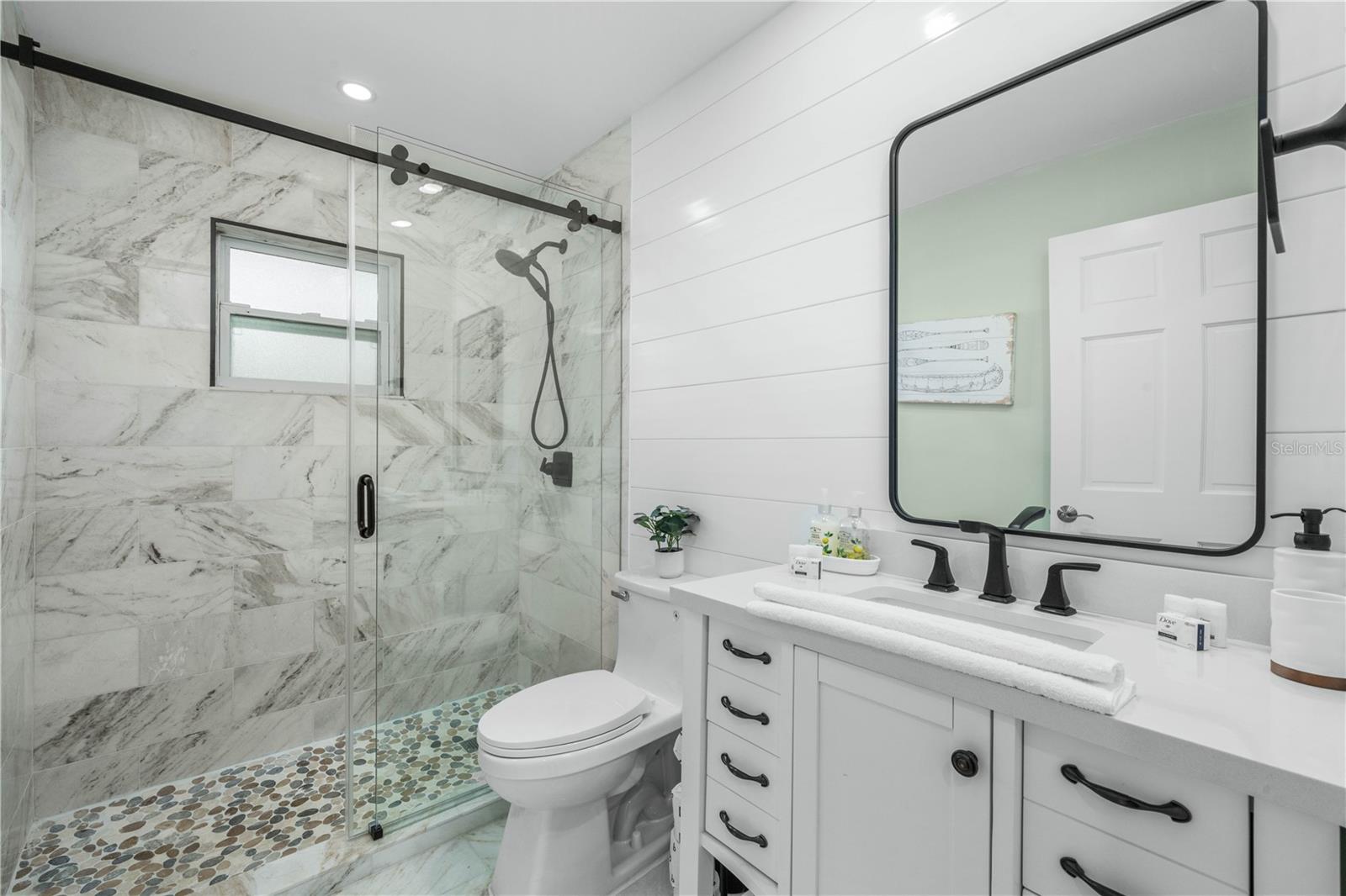 922 LAKE DR E, LAKE PLACID, FL, 33852