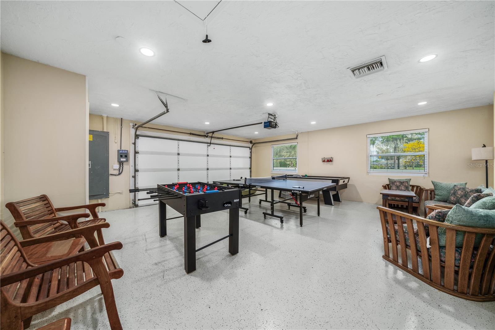 922 LAKE DR E, LAKE PLACID, FL, 33852