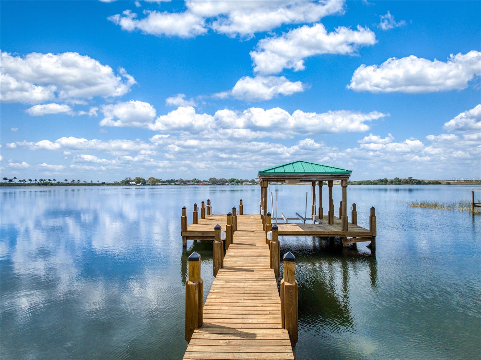 922 LAKE DR E, LAKE PLACID, FL, 33852