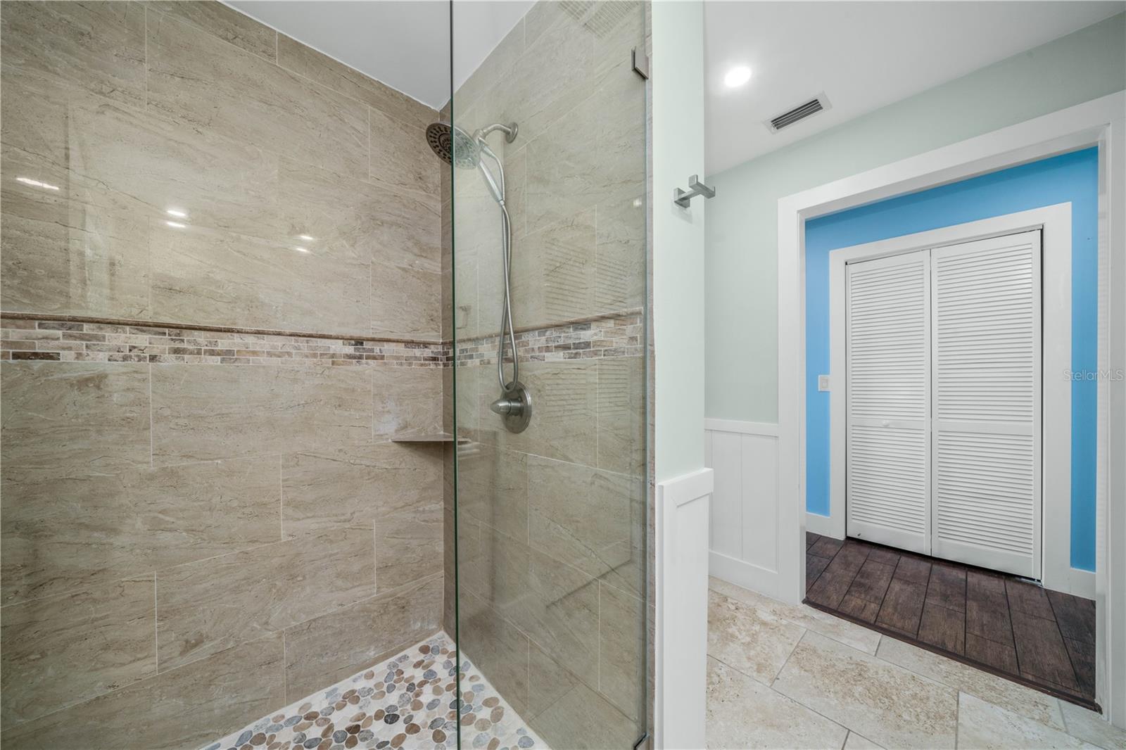 922 LAKE DR E, LAKE PLACID, FL, 33852