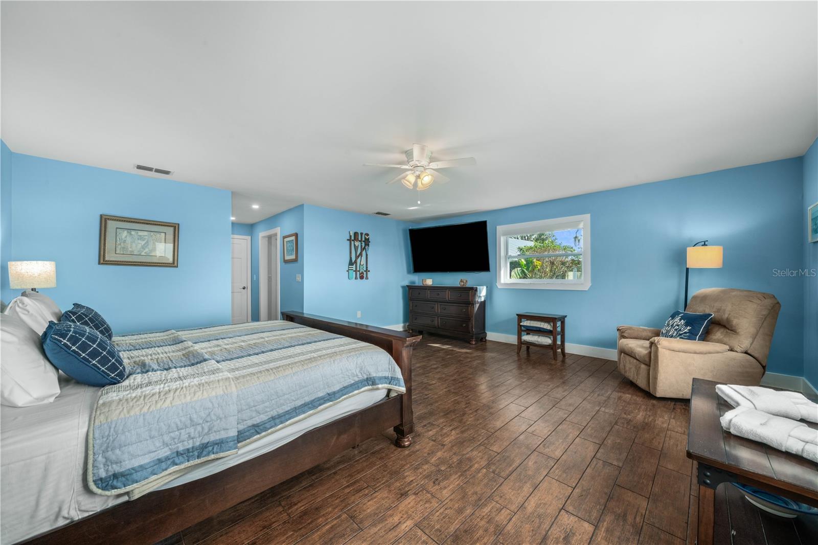 922 LAKE DR E, LAKE PLACID, FL, 33852