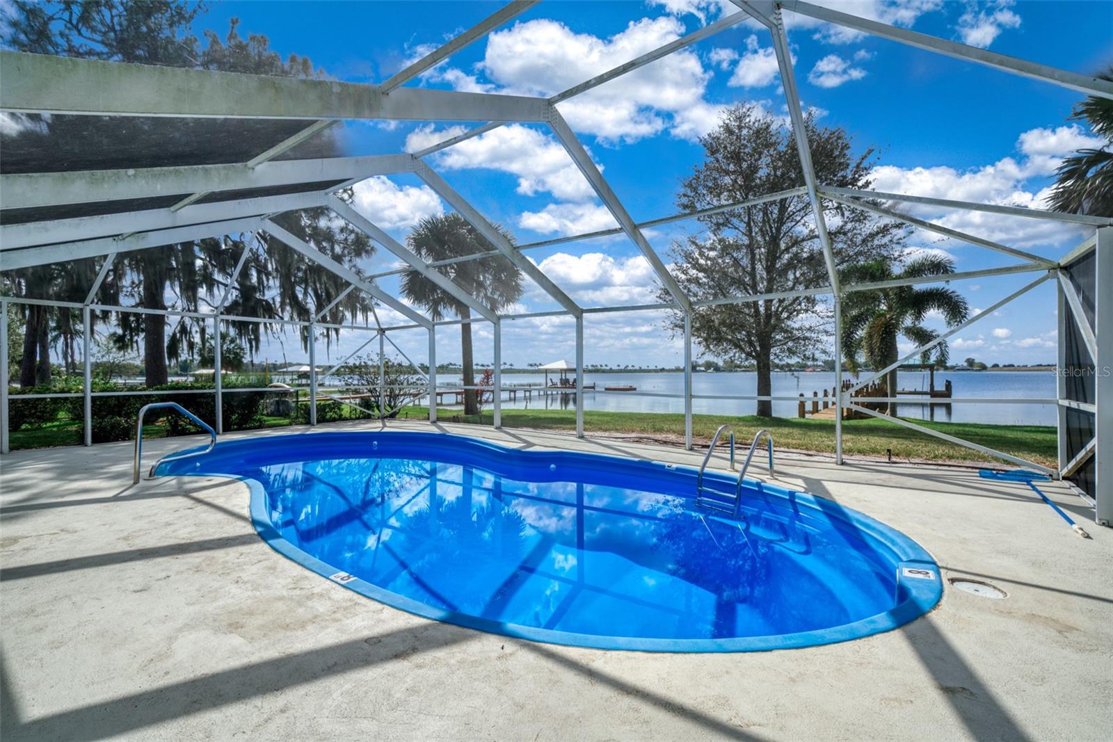 922 LAKE DR E, LAKE PLACID, FL, 33852