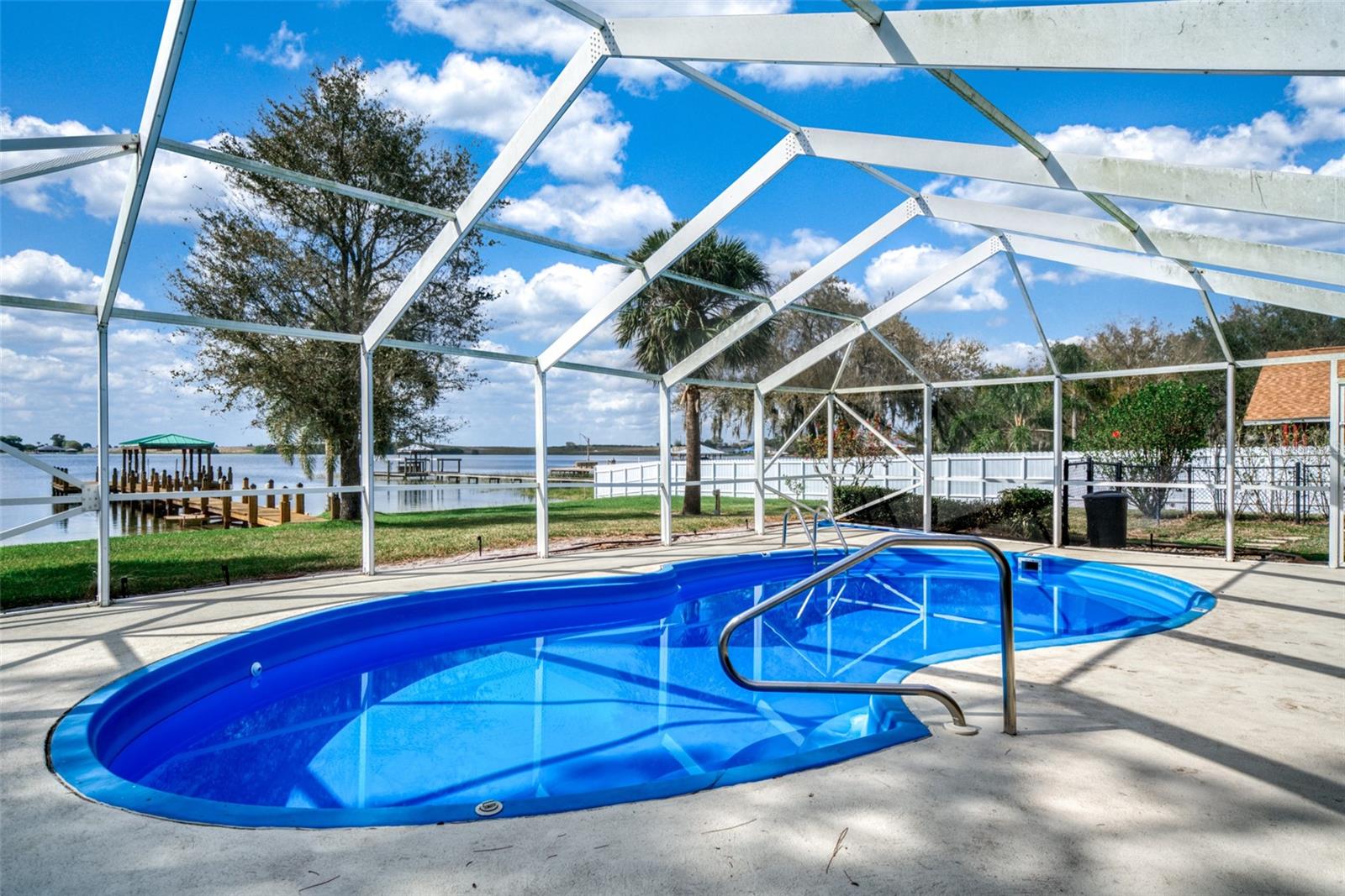 922 LAKE DR E, LAKE PLACID, FL, 33852