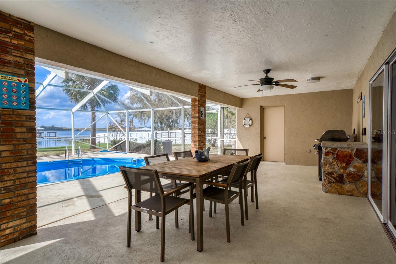 922 LAKE DR E, LAKE PLACID, FL, 33852