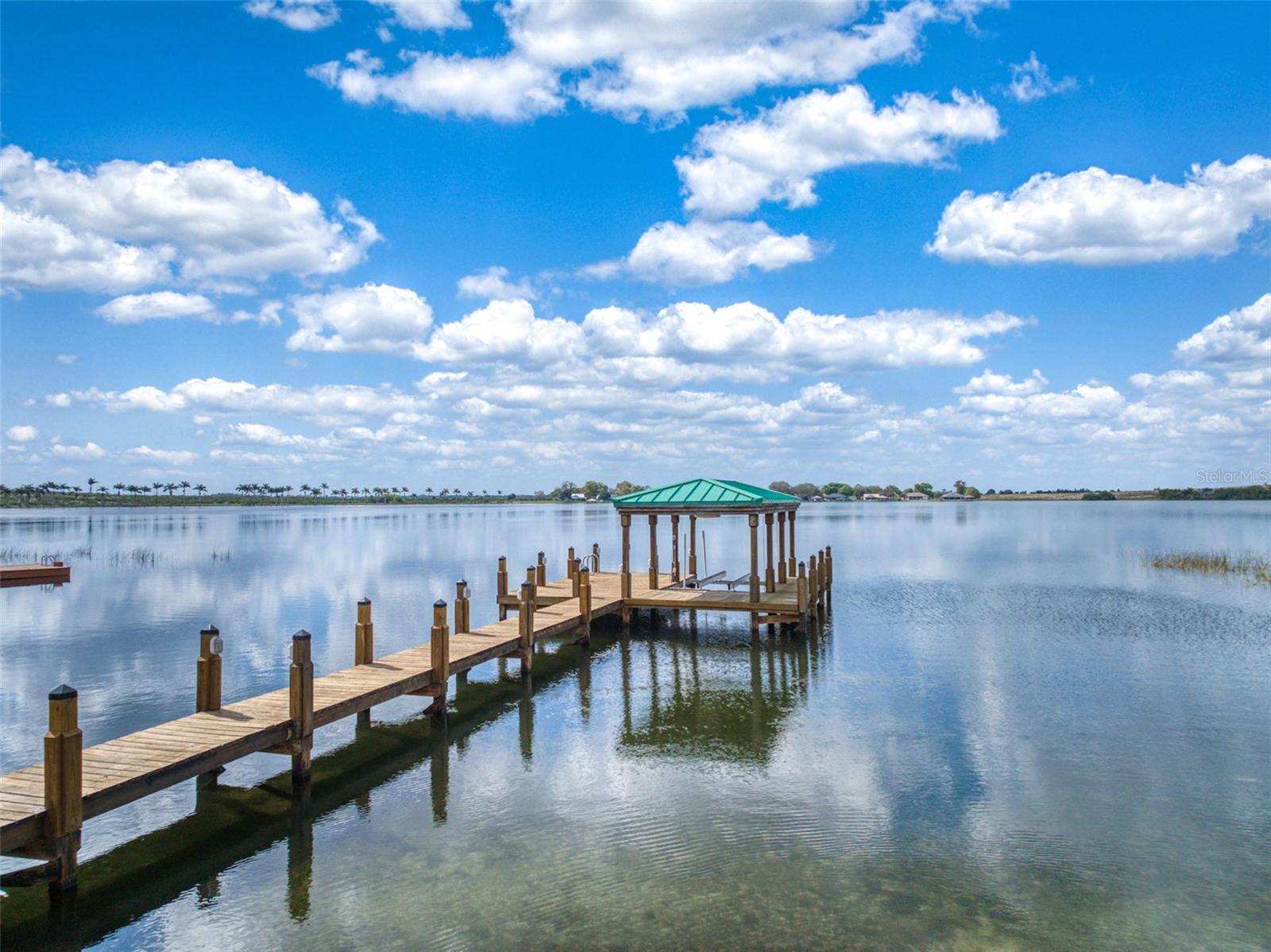 922 LAKE DR E, LAKE PLACID, FL, 33852