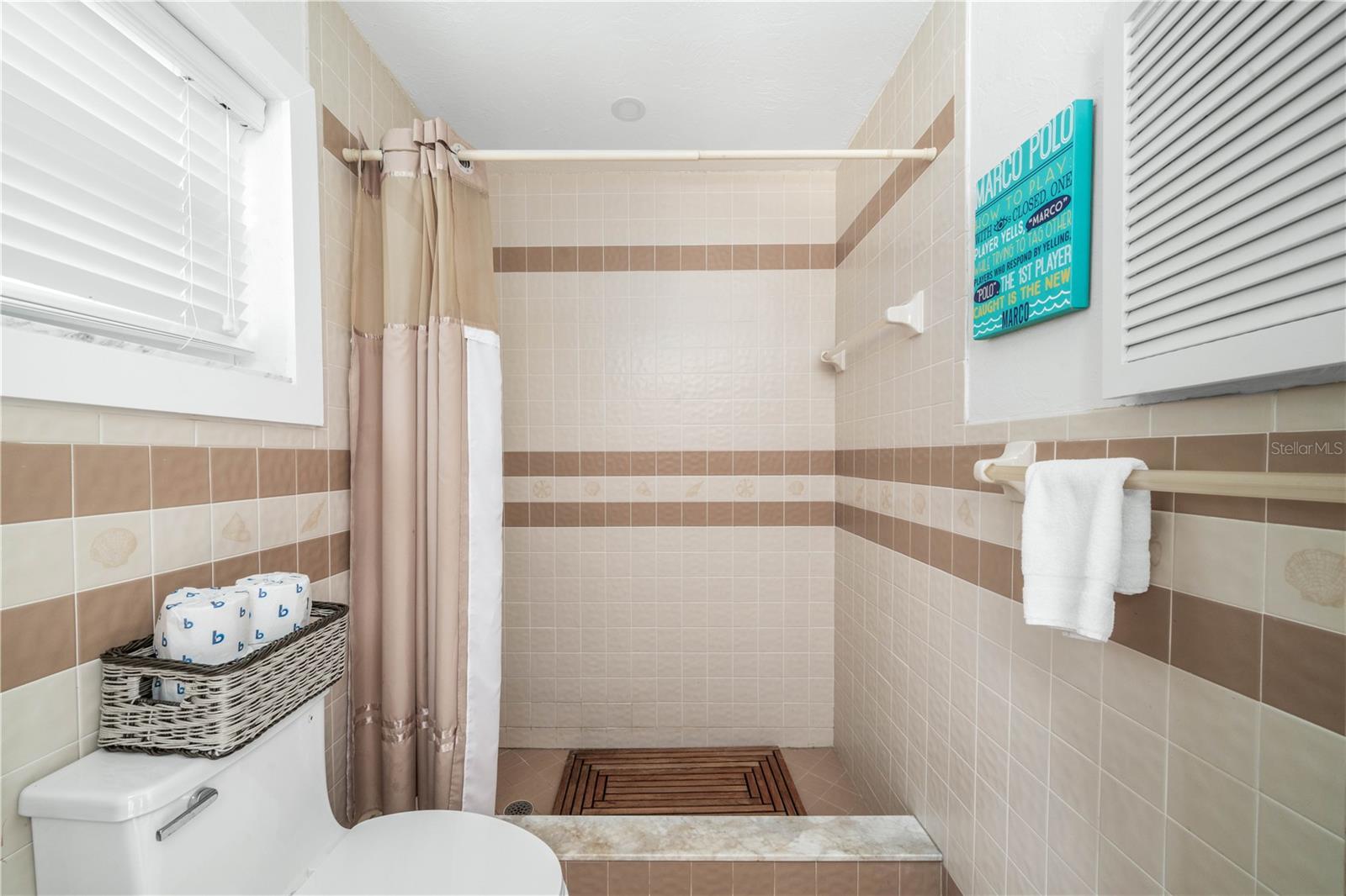 922 LAKE DR E, LAKE PLACID, FL, 33852