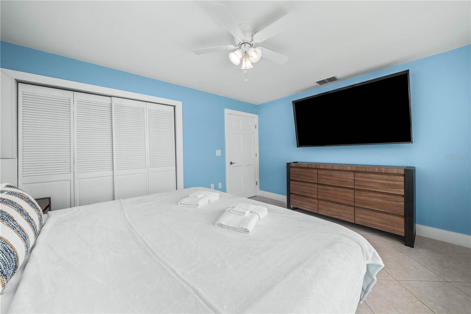 922 LAKE DR E, LAKE PLACID, FL, 33852