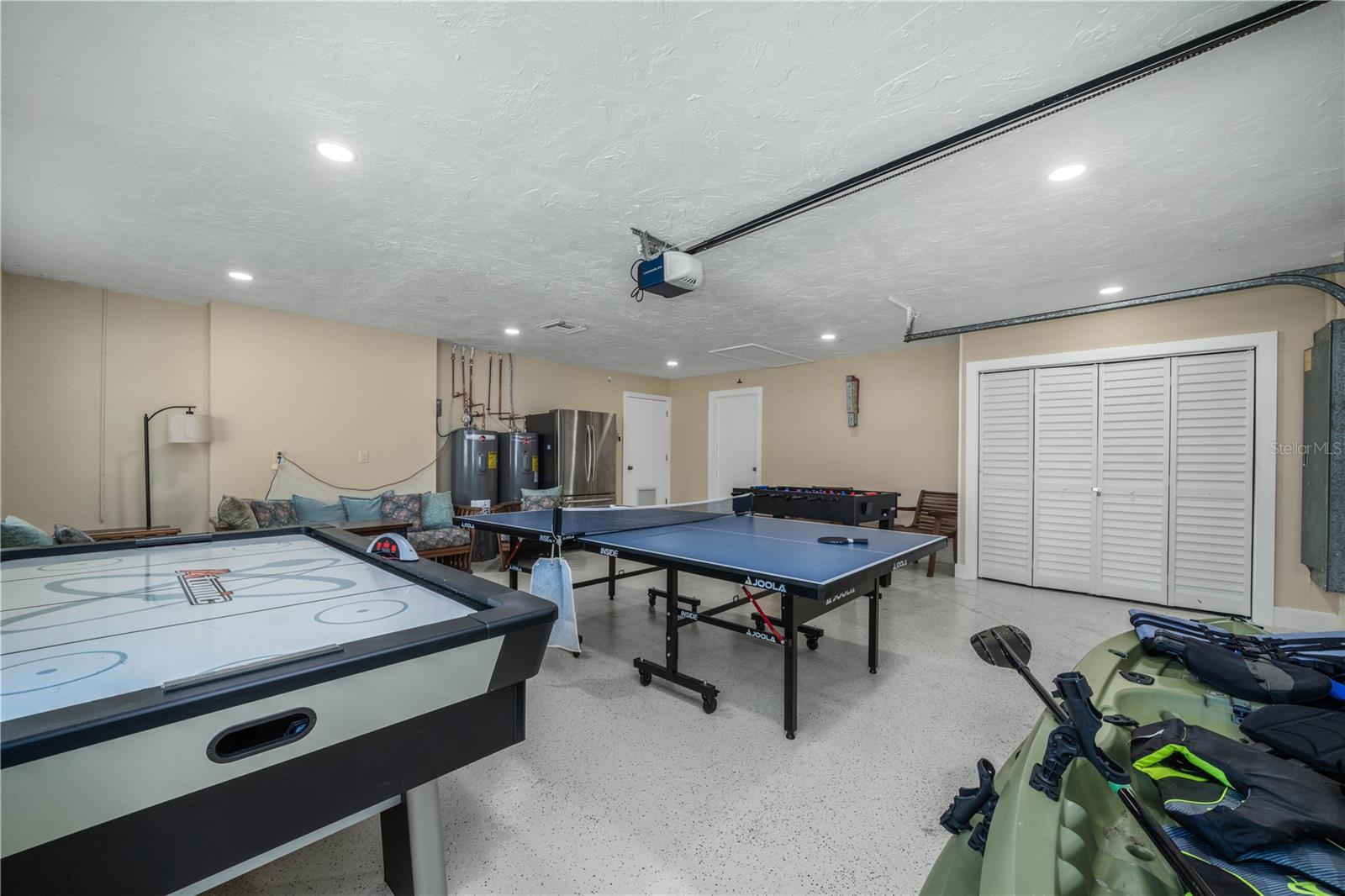 922 LAKE DR E, LAKE PLACID, FL, 33852