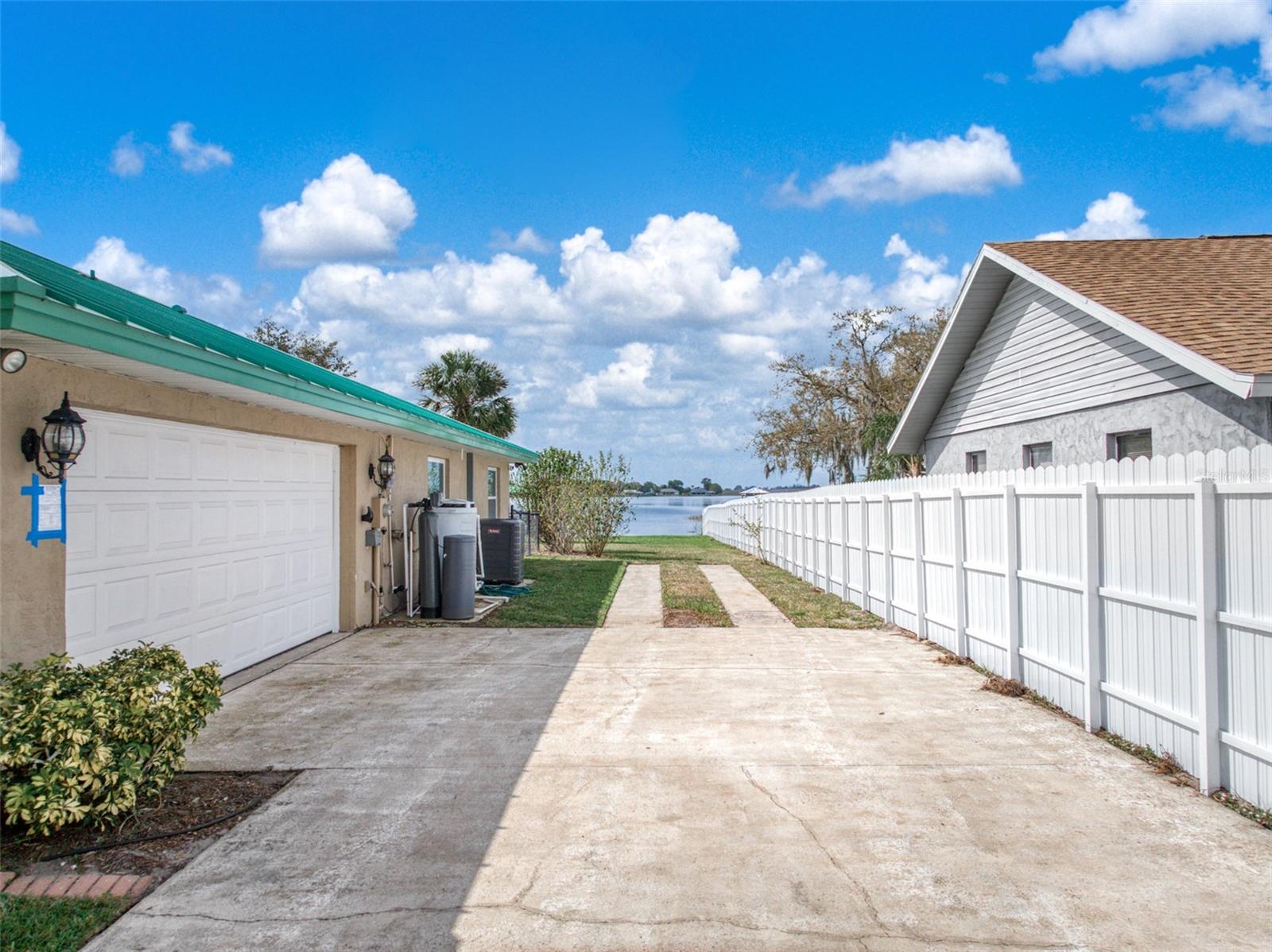 922 LAKE DR E, LAKE PLACID, FL, 33852