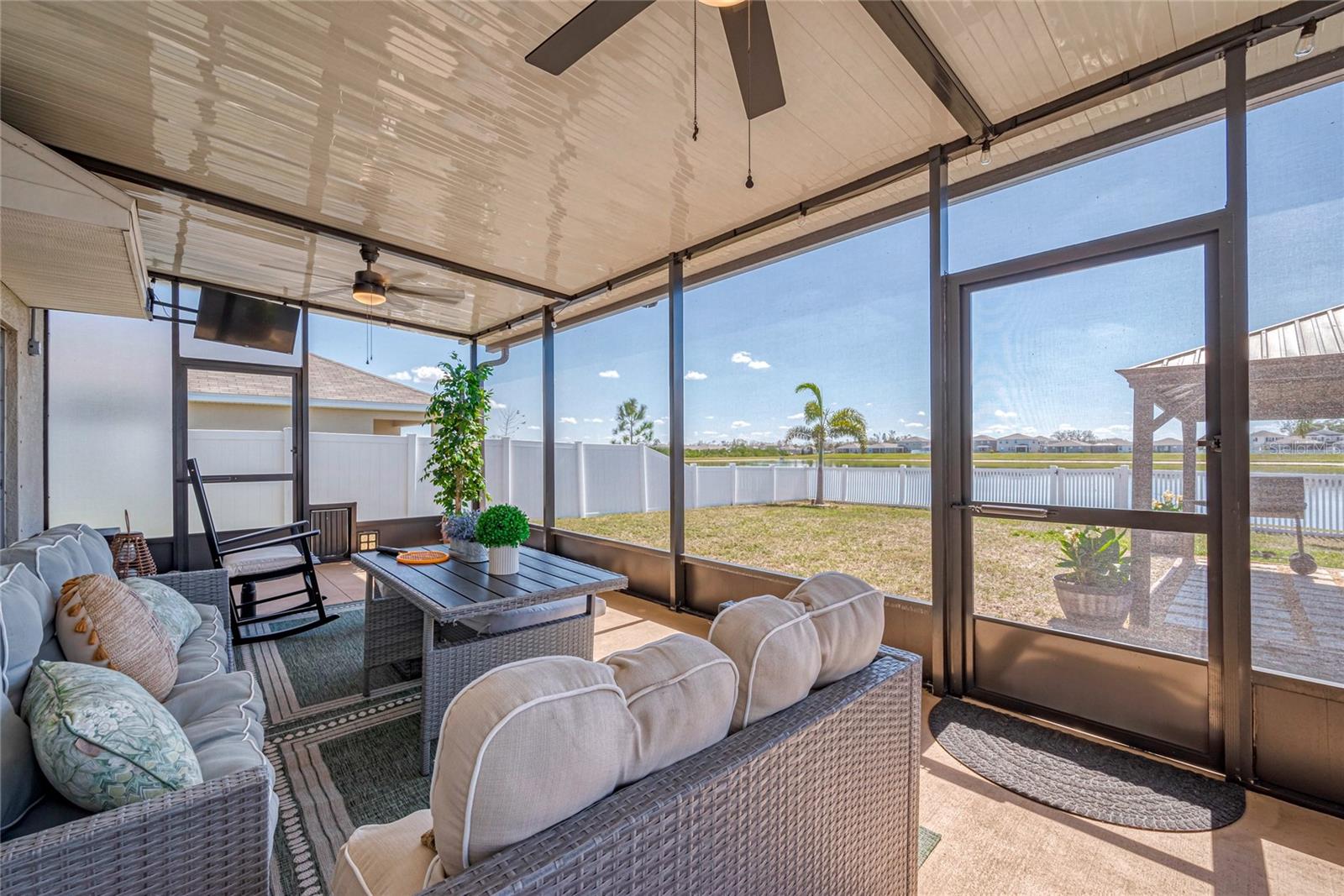 1236 7TH AVE NW, RUSKIN, FL, 33570
