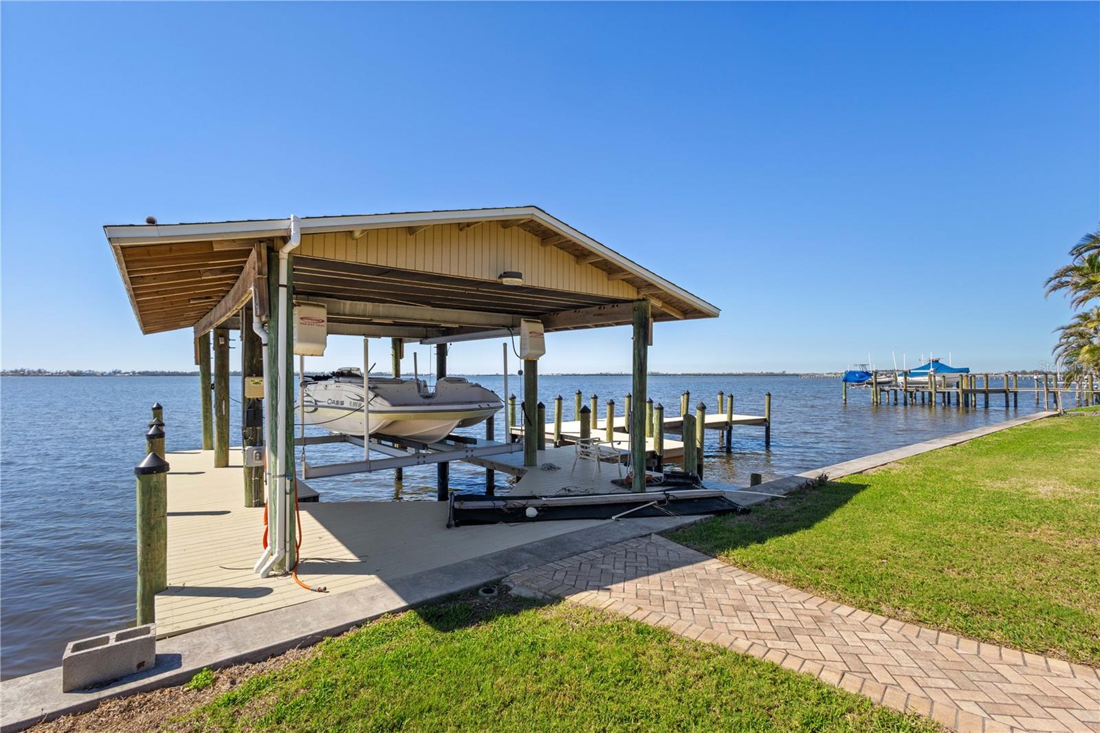 2604 PALMA SOLA BLVD, BRADENTON, FL, 34209