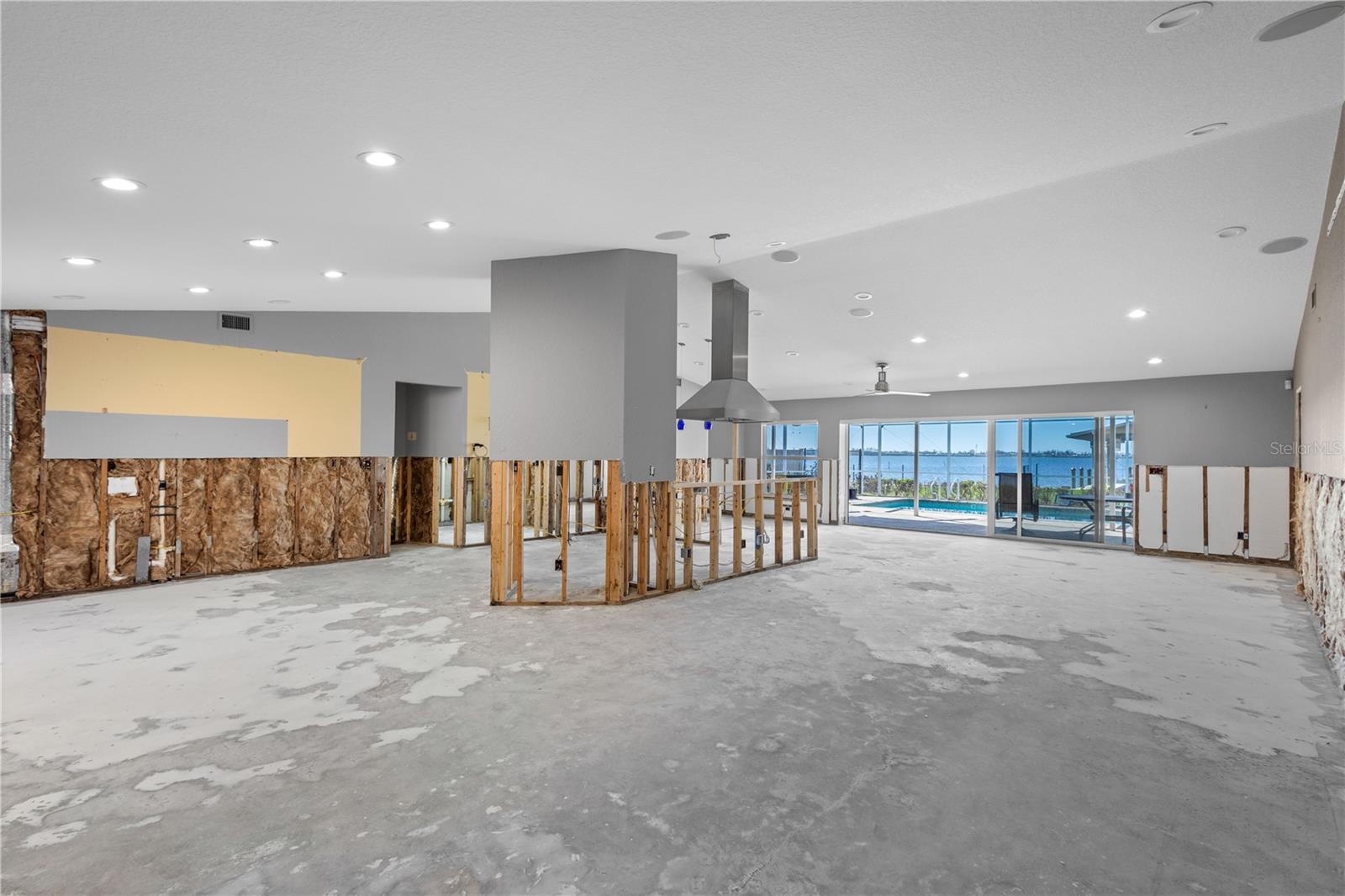 2604 PALMA SOLA BLVD, BRADENTON, FL, 34209