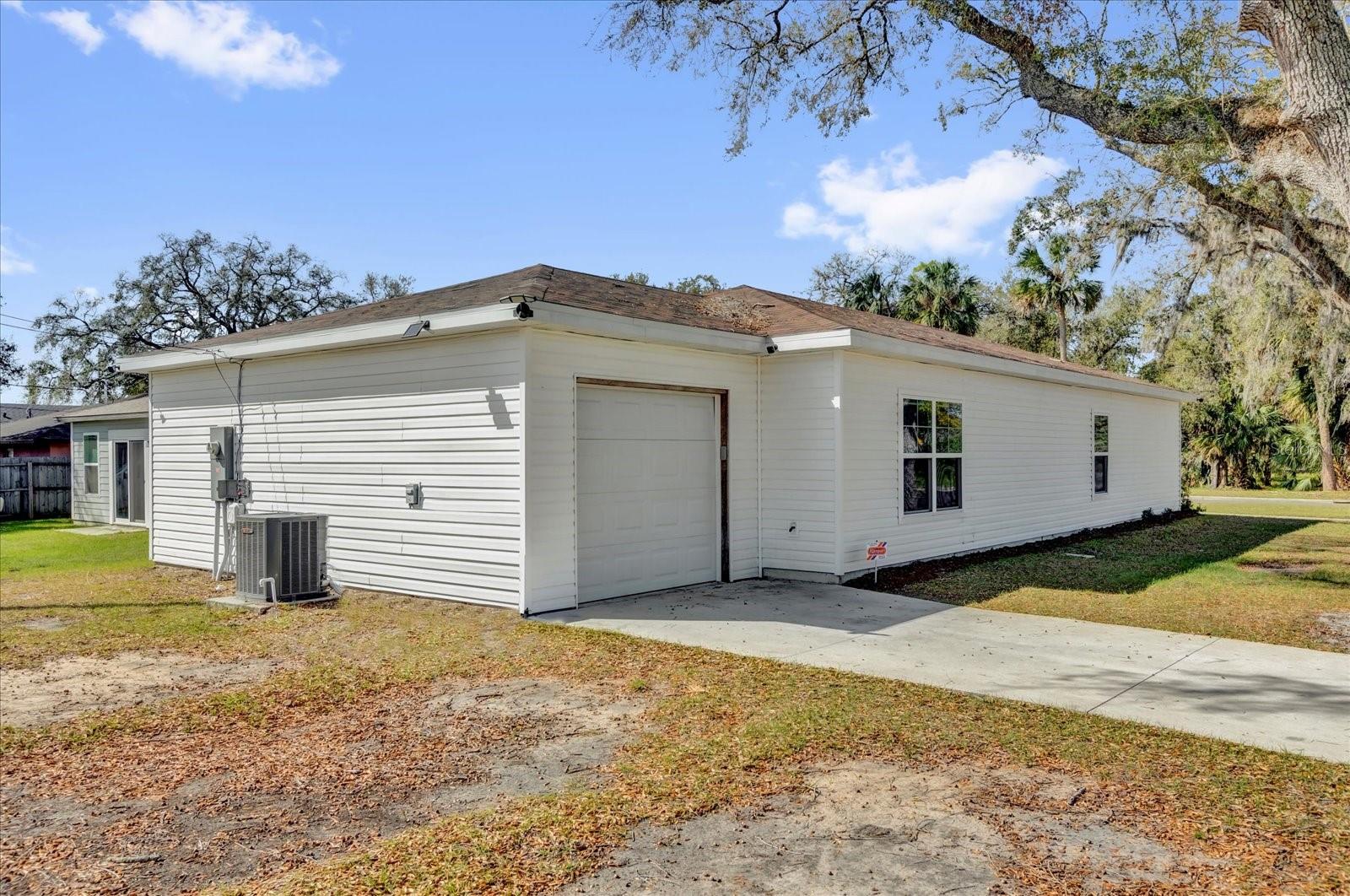 901 S HOLLY AVE, SANFORD, FL, 32771