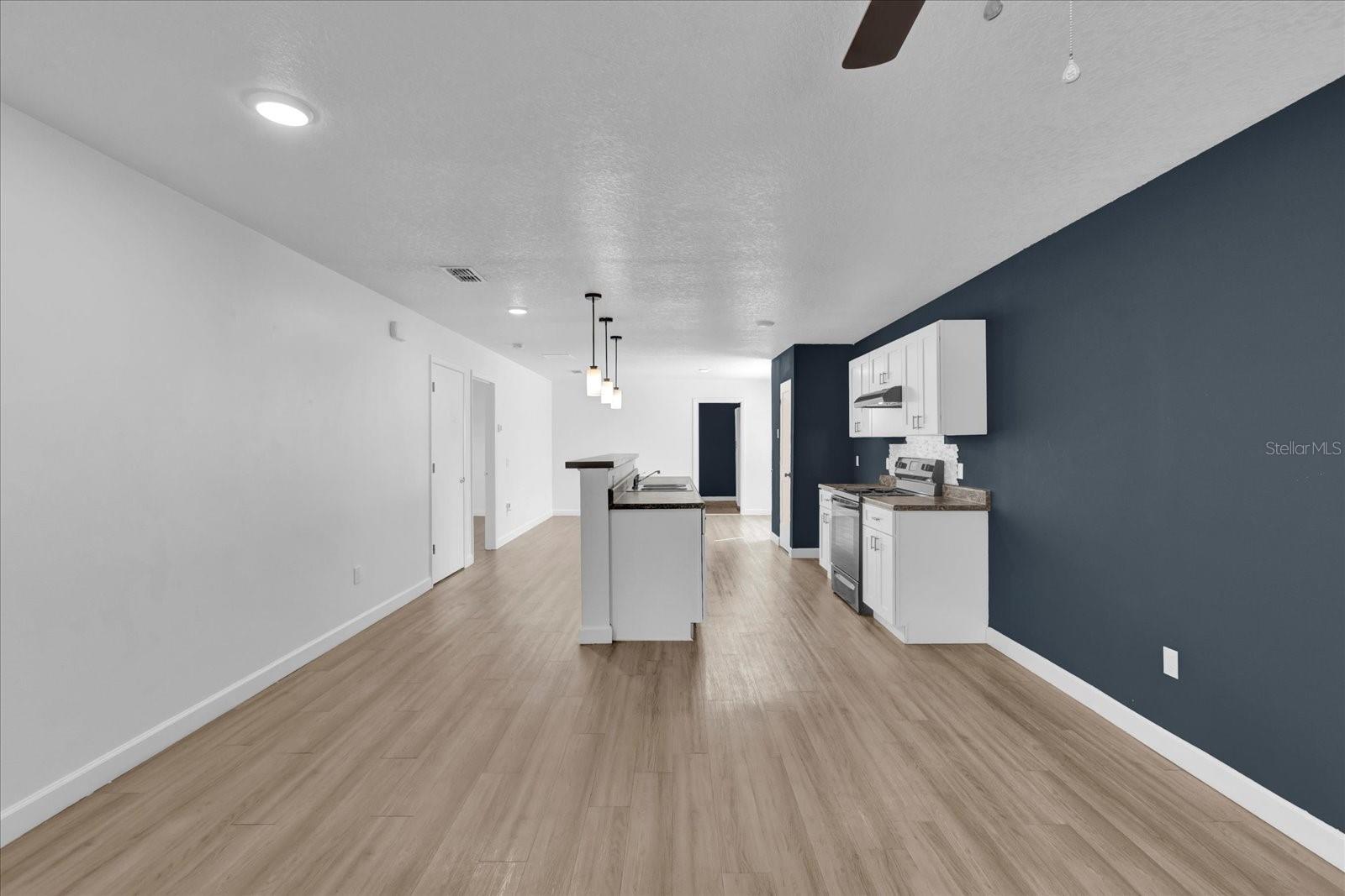 901 S HOLLY AVE, SANFORD, FL, 32771