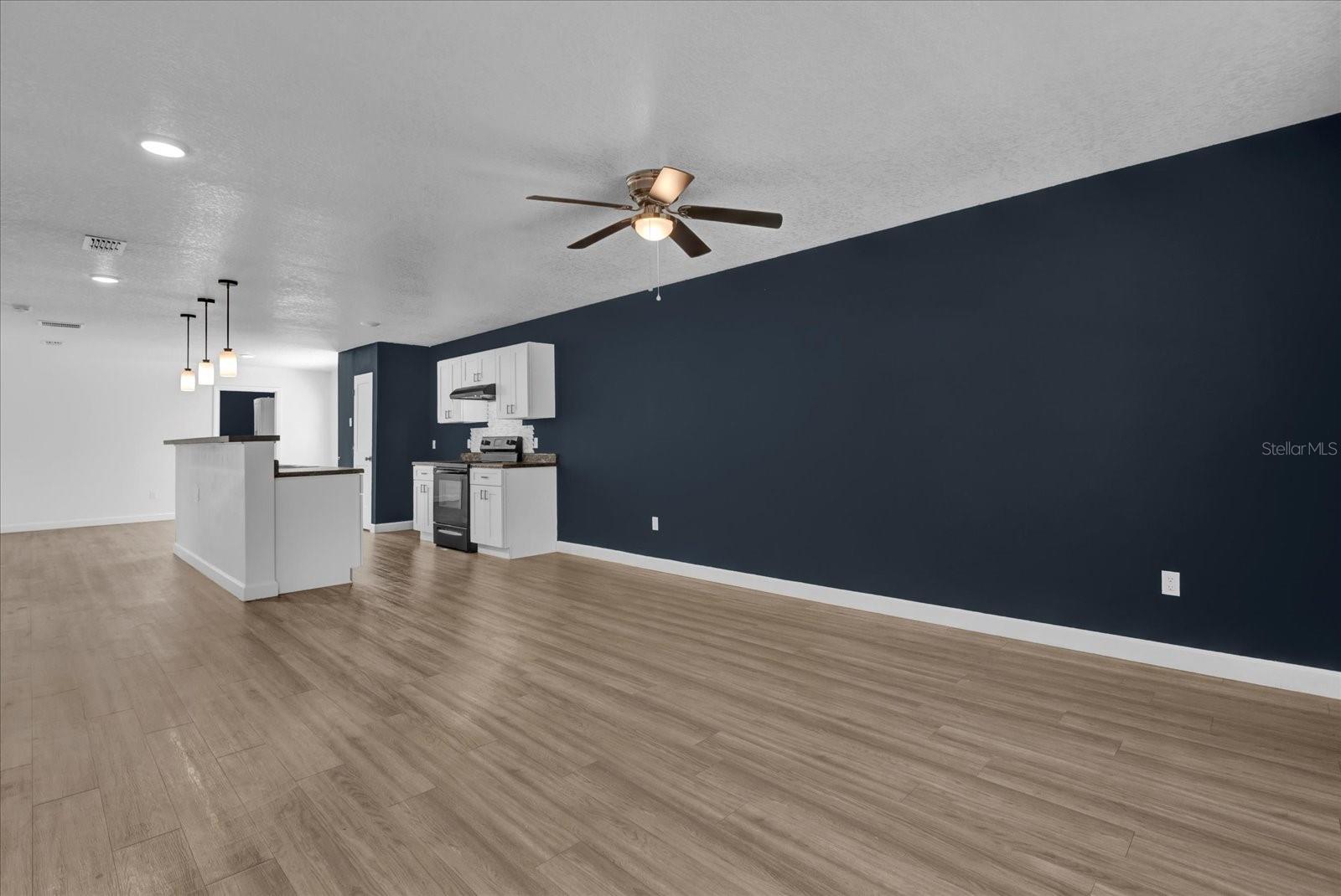 901 S HOLLY AVE, SANFORD, FL, 32771