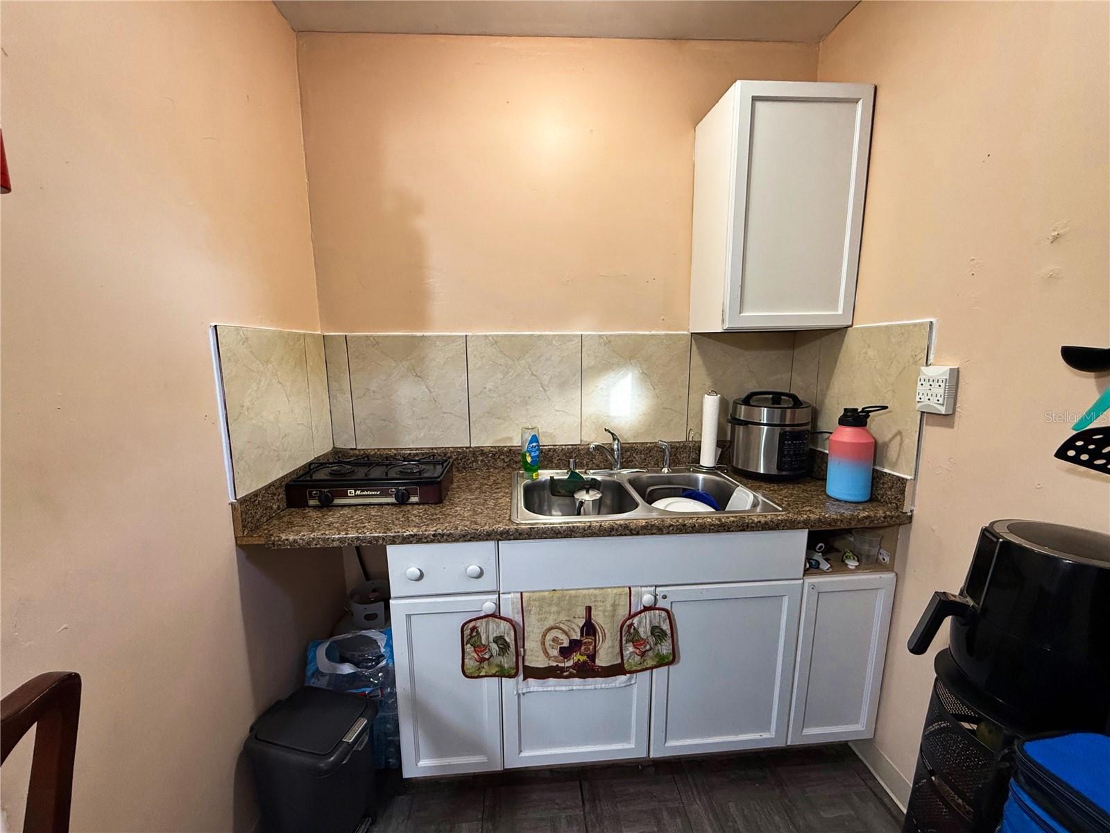 1706 E ANNIE ST, TAMPA, FL, 33612
