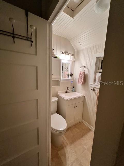 810 N TREMAIN ST, MOUNT DORA, FL, 32757