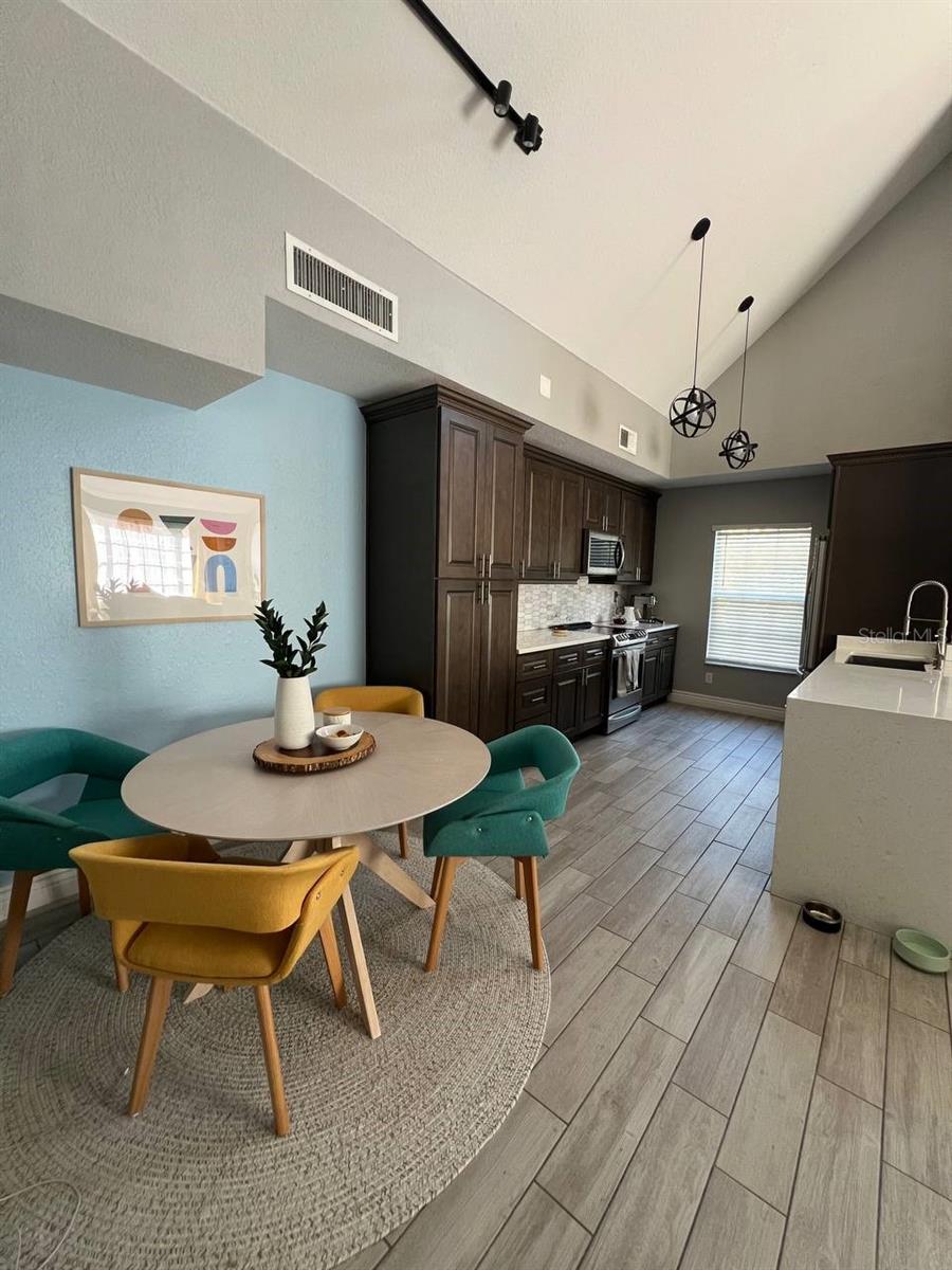 9222 LAKE CHASE ISLAND WAY #9222, TAMPA, FL, 33626