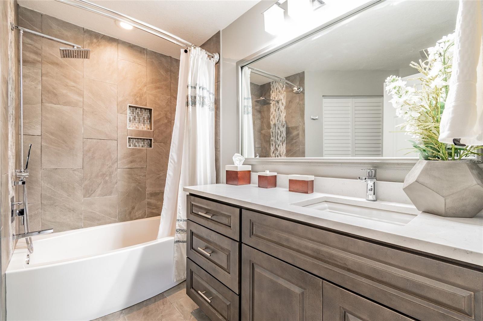 9222 LAKE CHASE ISLAND WAY #9222, TAMPA, FL, 33626