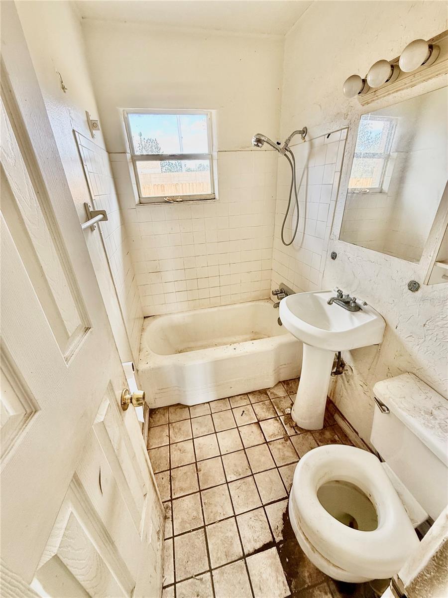 1501 54TH AVENUE DR W, BRADENTON, FL, 34207