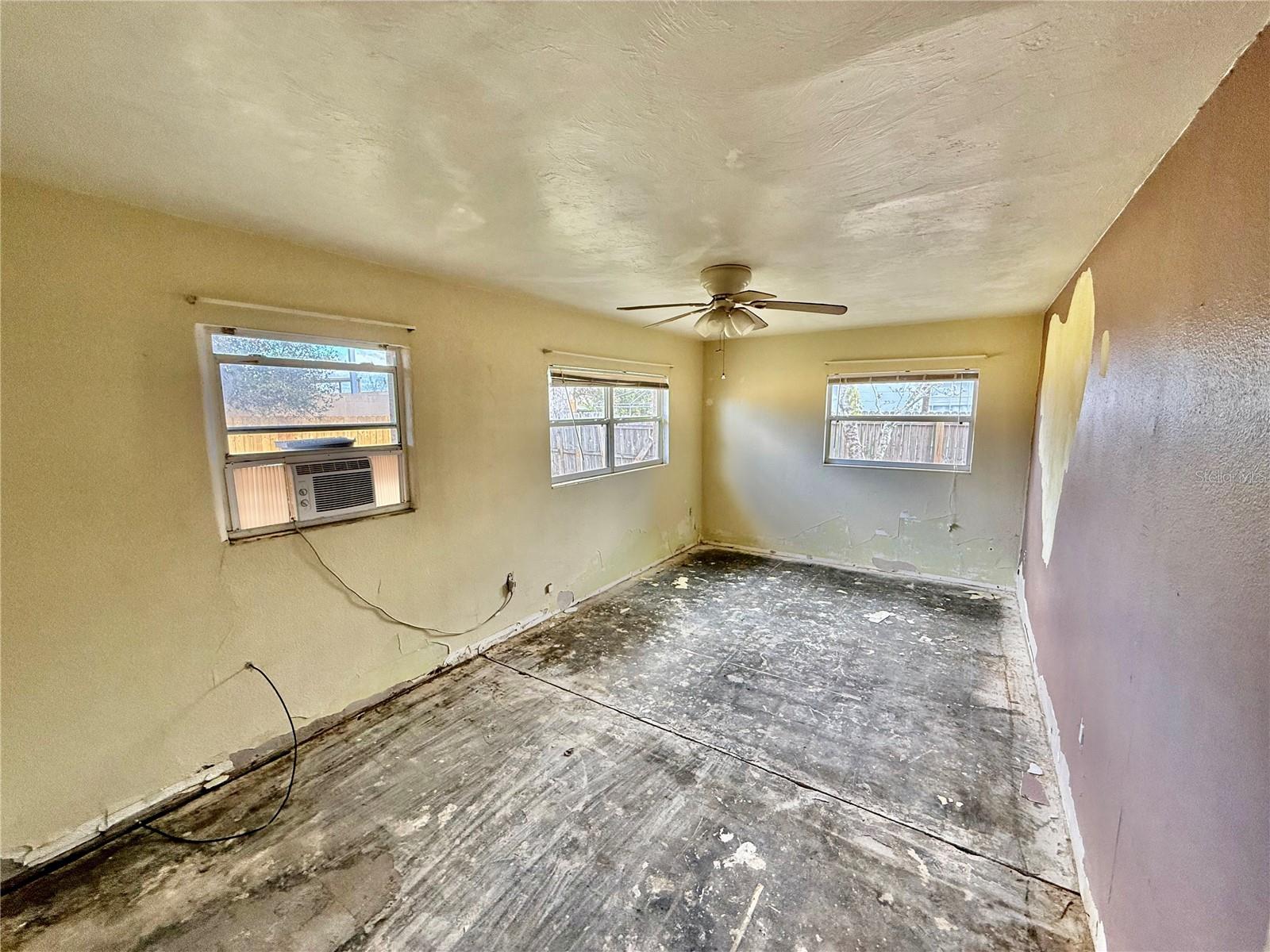 1501 54TH AVENUE DR W, BRADENTON, FL, 34207