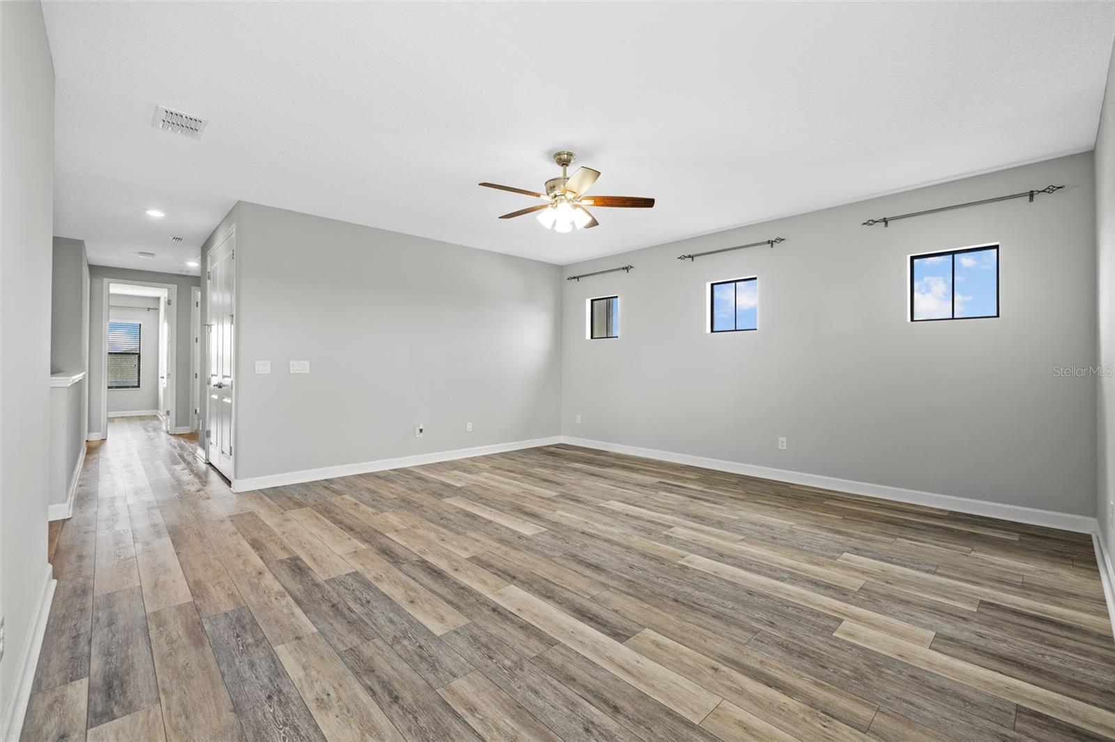 8161 LAGO MIST WAY, WESLEY CHAPEL, FL, 33545