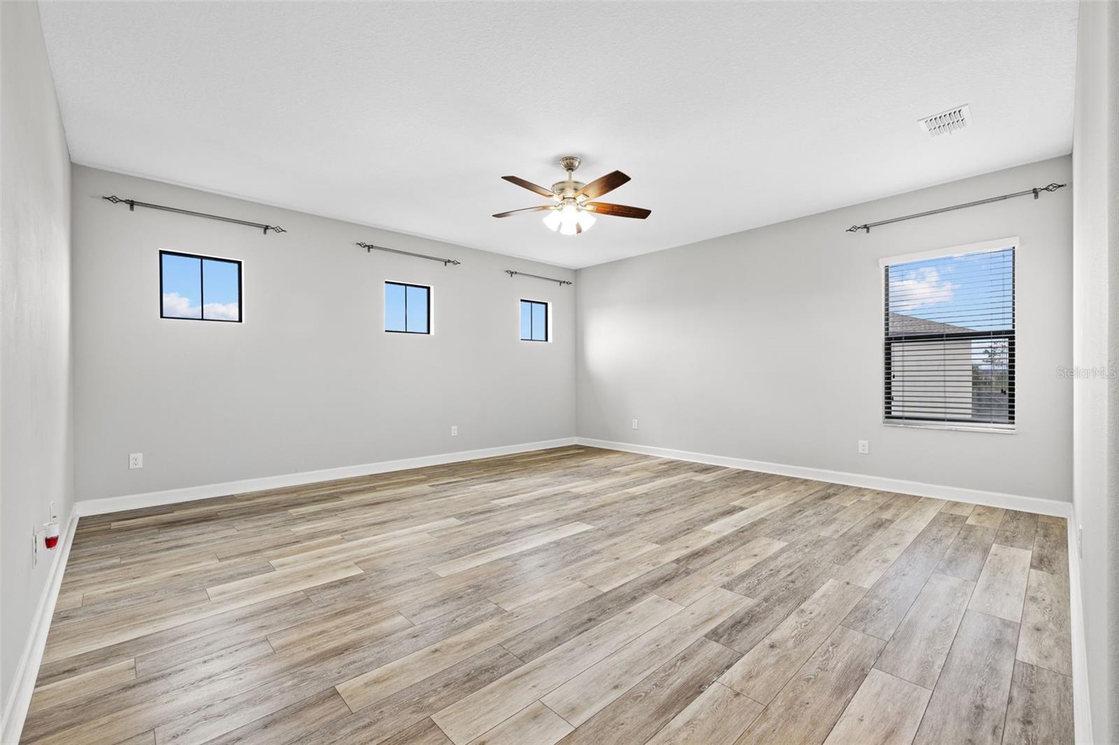 8161 LAGO MIST WAY, WESLEY CHAPEL, FL, 33545