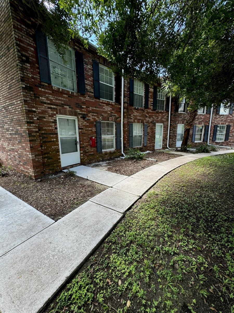5850 CYPRESS GARDENS BLVD #105, WINTER HAVEN, FL, 33884