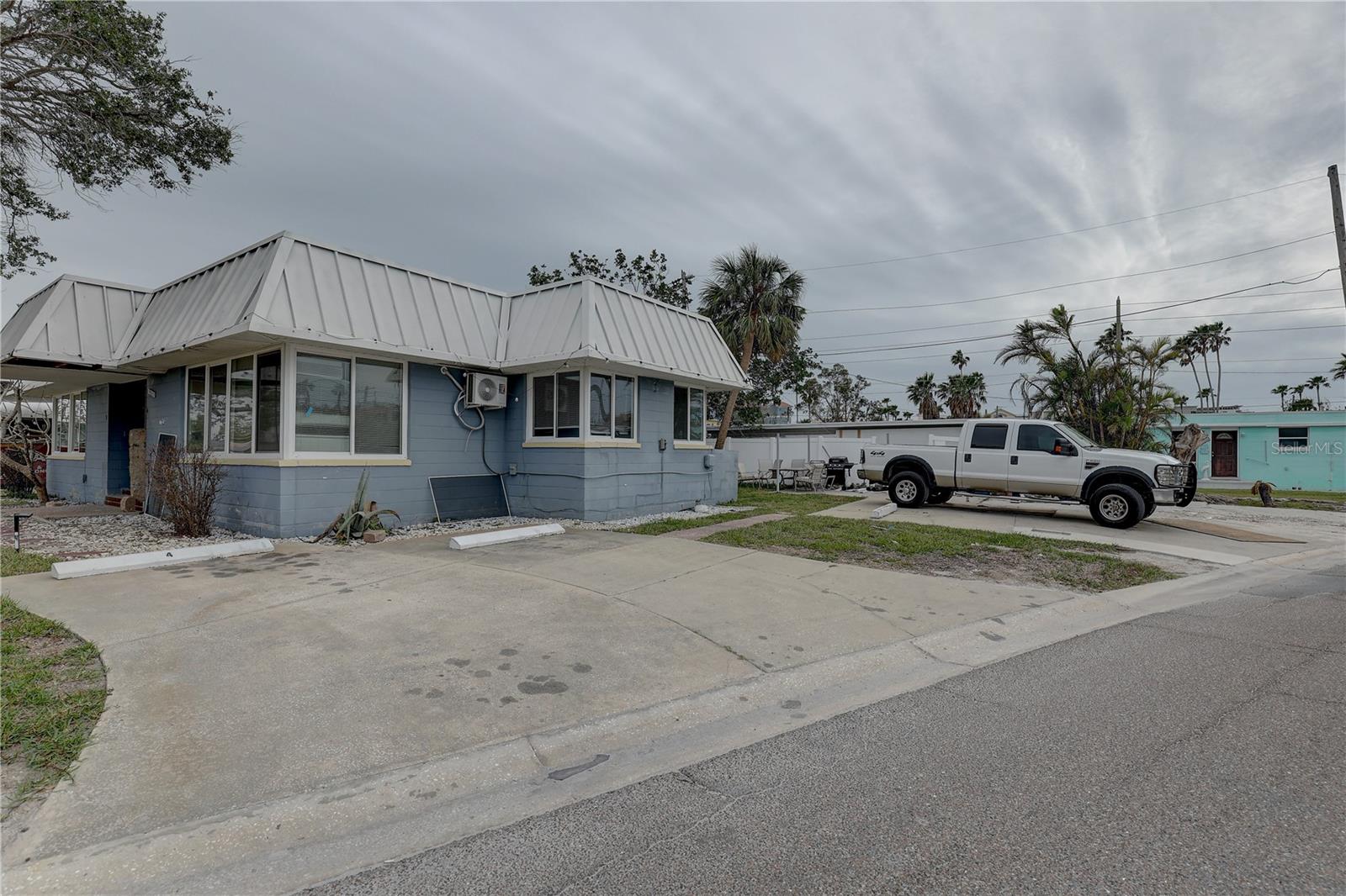 14060 MIRAMAR AVE, MADEIRA BEACH, FL, 33708