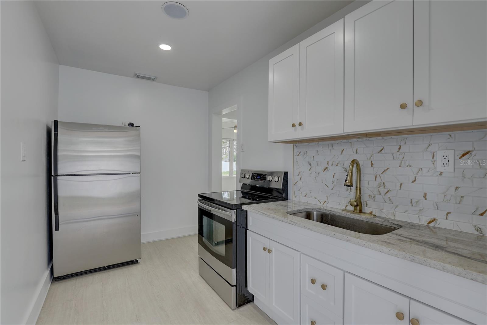 14060 MIRAMAR AVE, MADEIRA BEACH, FL, 33708