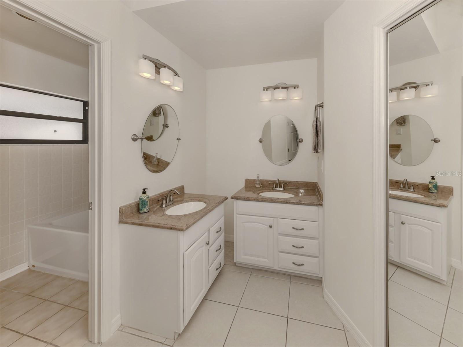 268 SOUTHAMPTON DR #309, VENICE, FL, 34293