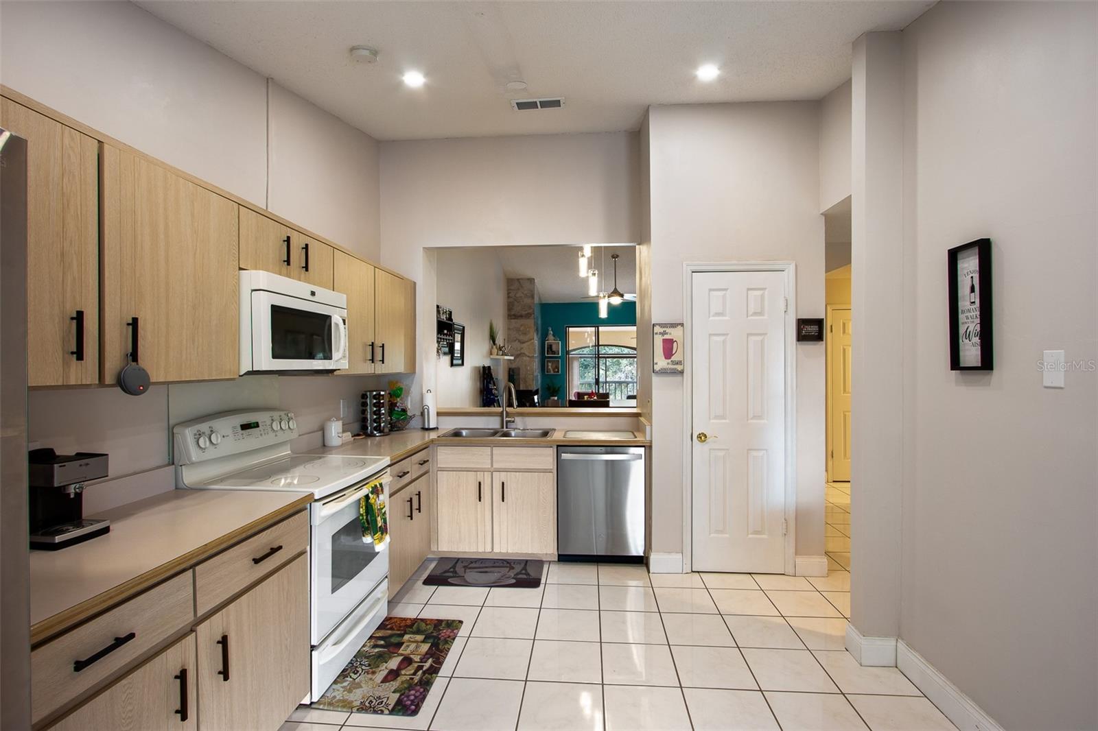 1075 KENSINGTON PARK DR #203, ALTAMONTE SPRINGS, FL, 32714