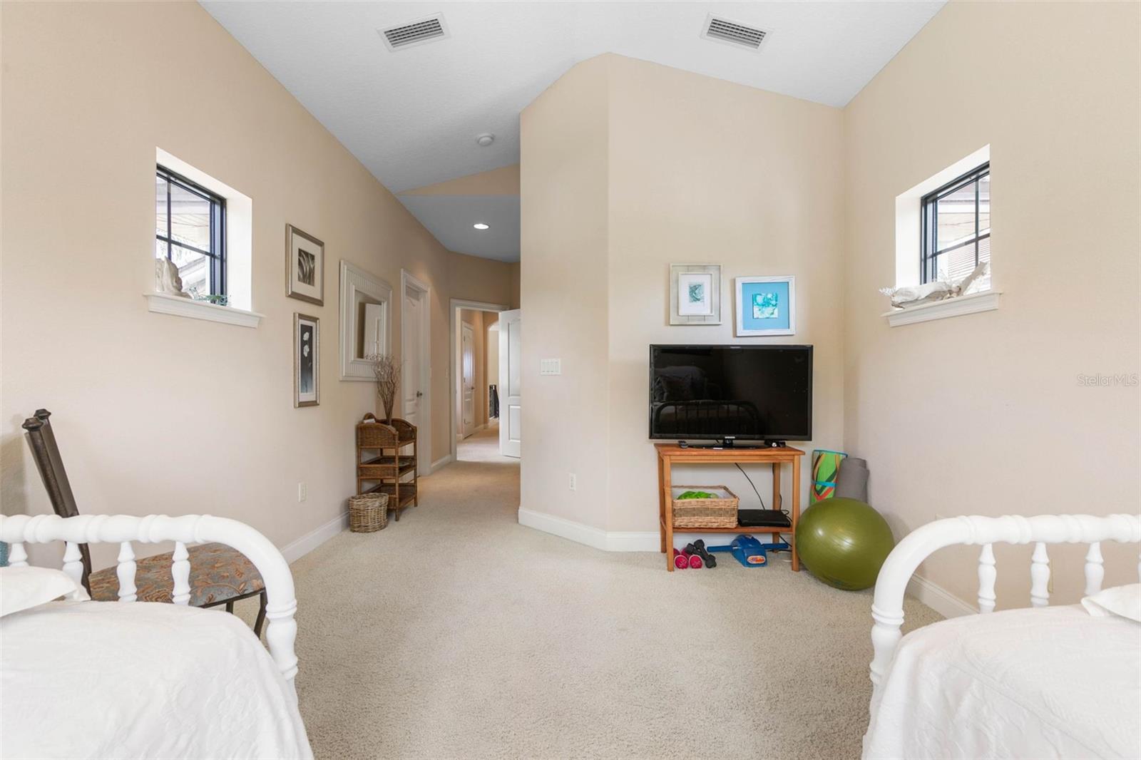 28 EMERALD LAKE DR, PALM COAST, FL, 32137