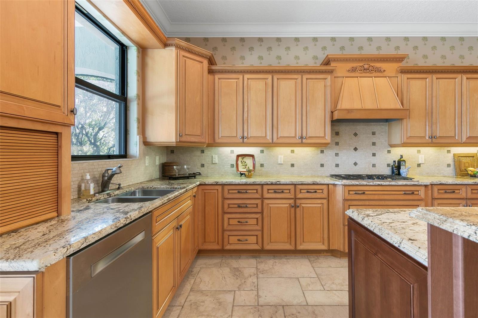 28 EMERALD LAKE DR, PALM COAST, FL, 32137