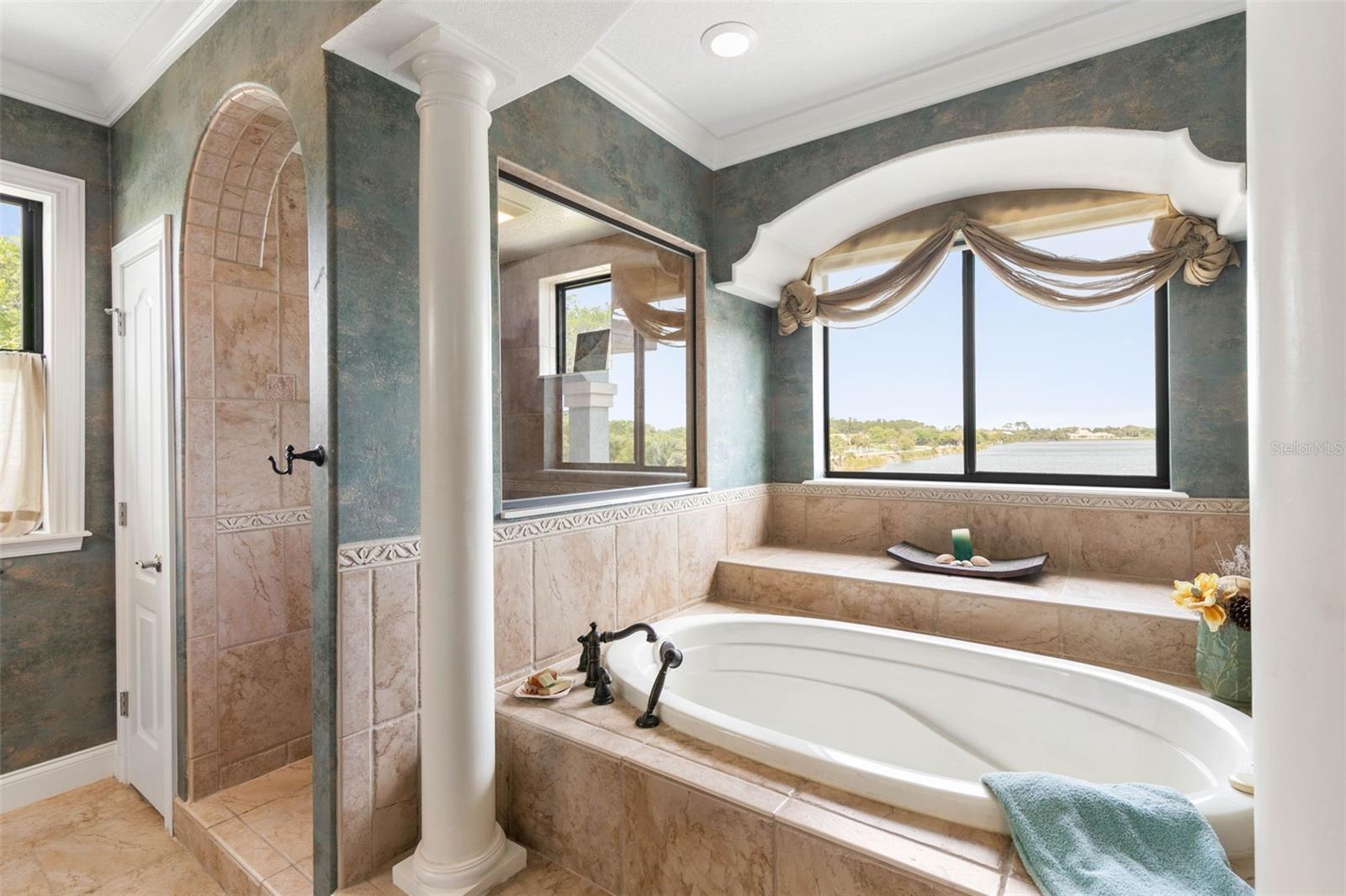 28 EMERALD LAKE DR, PALM COAST, FL, 32137