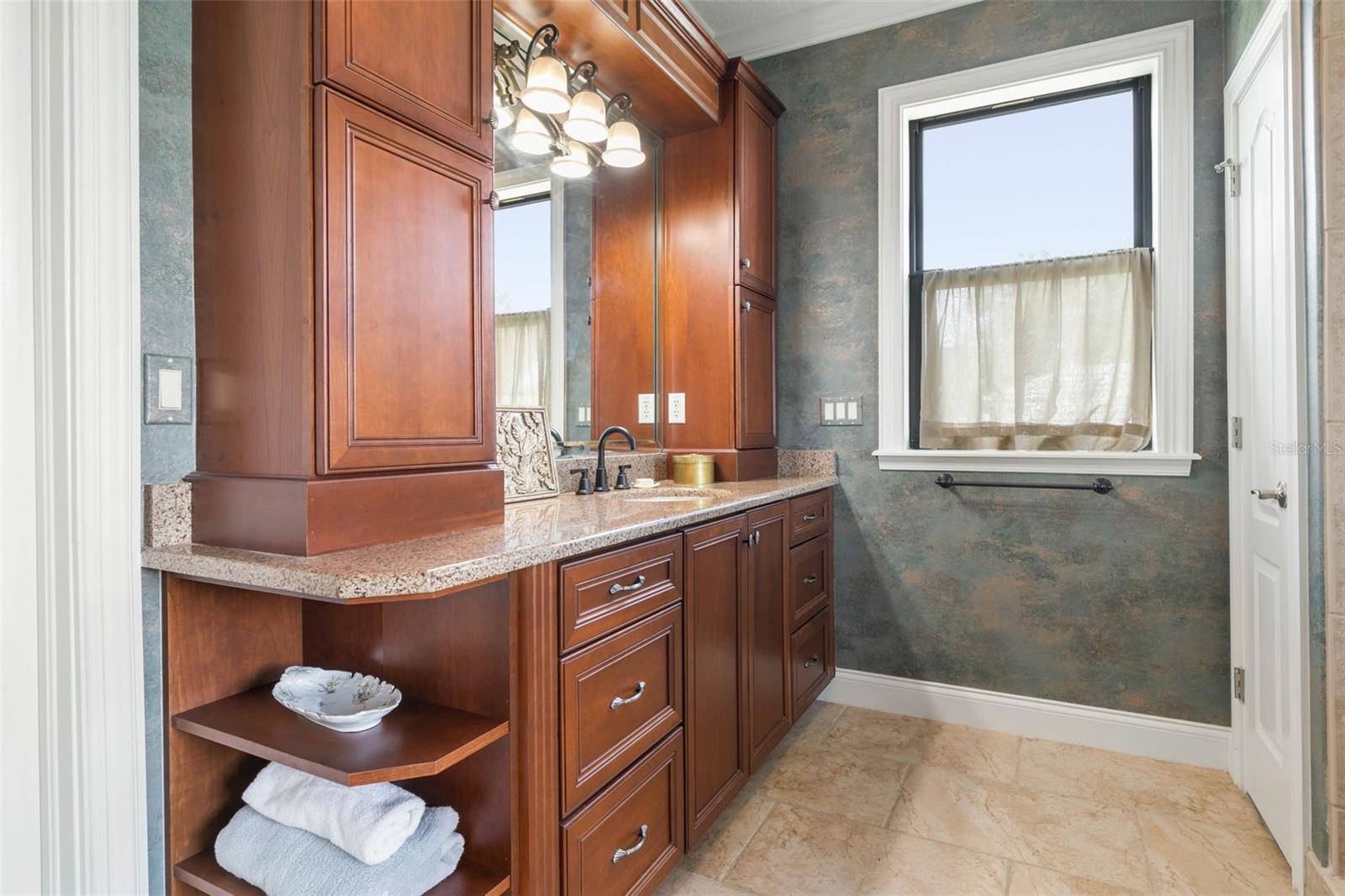 28 EMERALD LAKE DR, PALM COAST, FL, 32137