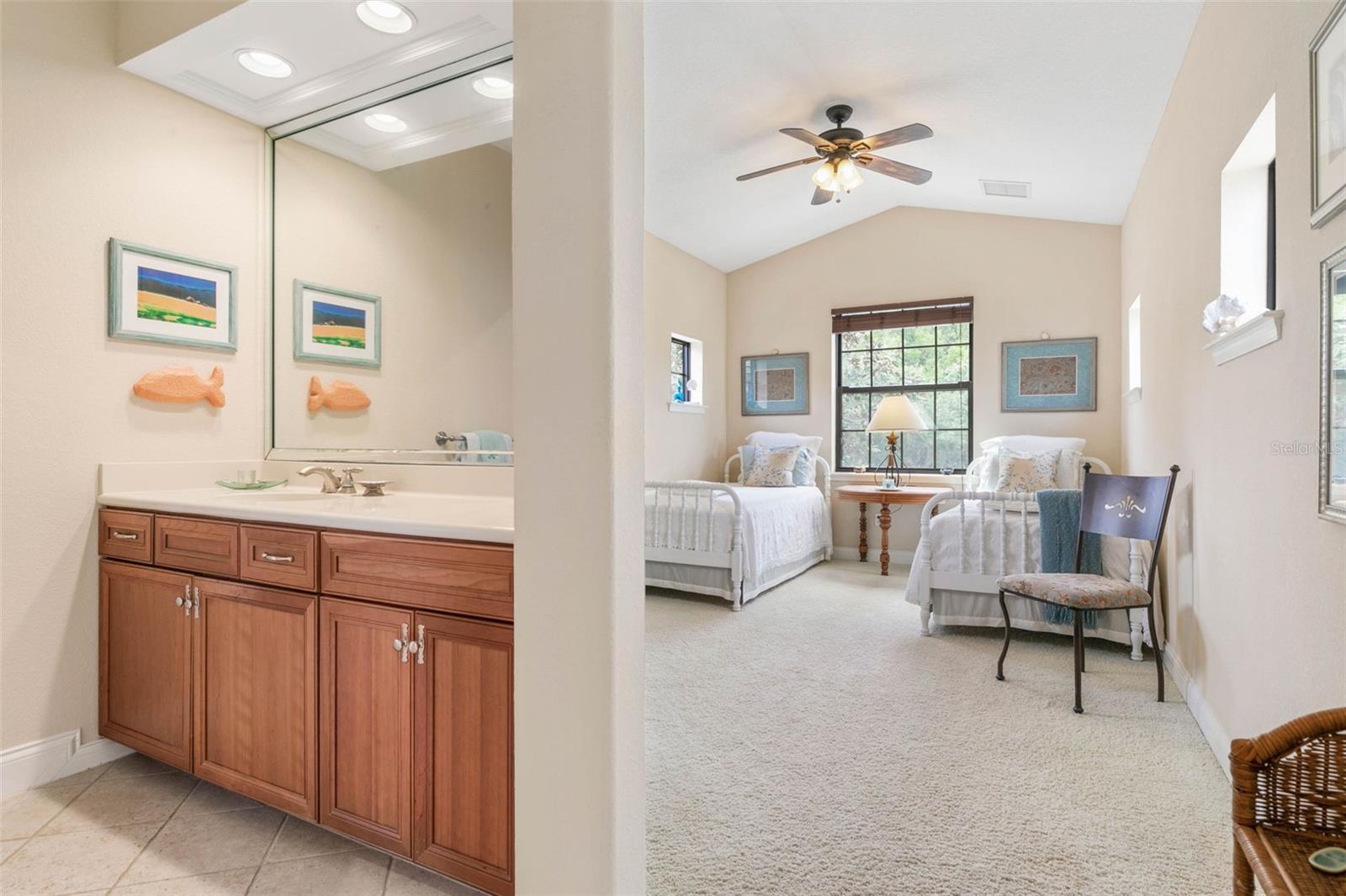 28 EMERALD LAKE DR, PALM COAST, FL, 32137