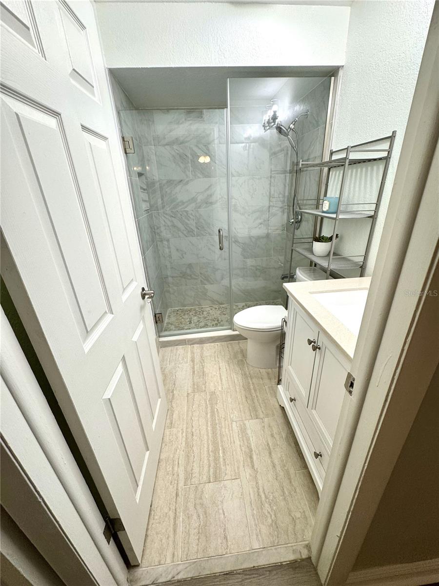 1000 LAKE OF THE WOODS BLVD #104F, FERN PARK, FL, 32730