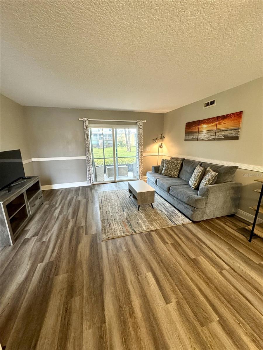 1000 LAKE OF THE WOODS BLVD #104F, FERN PARK, FL, 32730