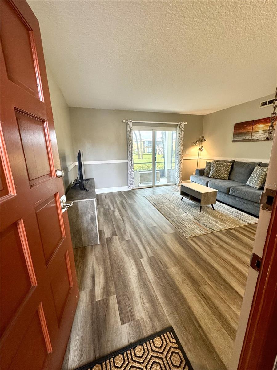1000 LAKE OF THE WOODS BLVD #104F, FERN PARK, FL, 32730