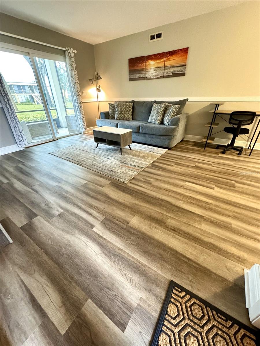 1000 LAKE OF THE WOODS BLVD #104F, FERN PARK, FL, 32730