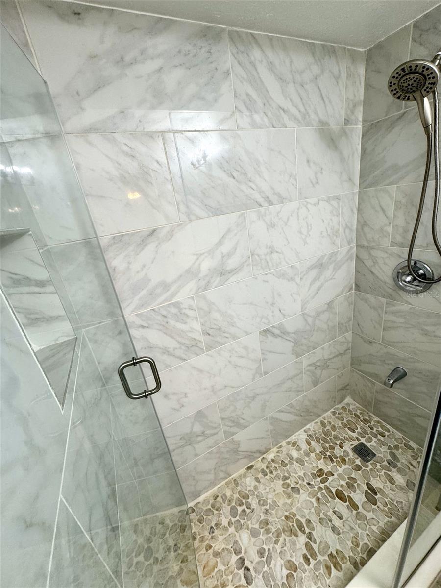 1000 LAKE OF THE WOODS BLVD #104F, FERN PARK, FL, 32730