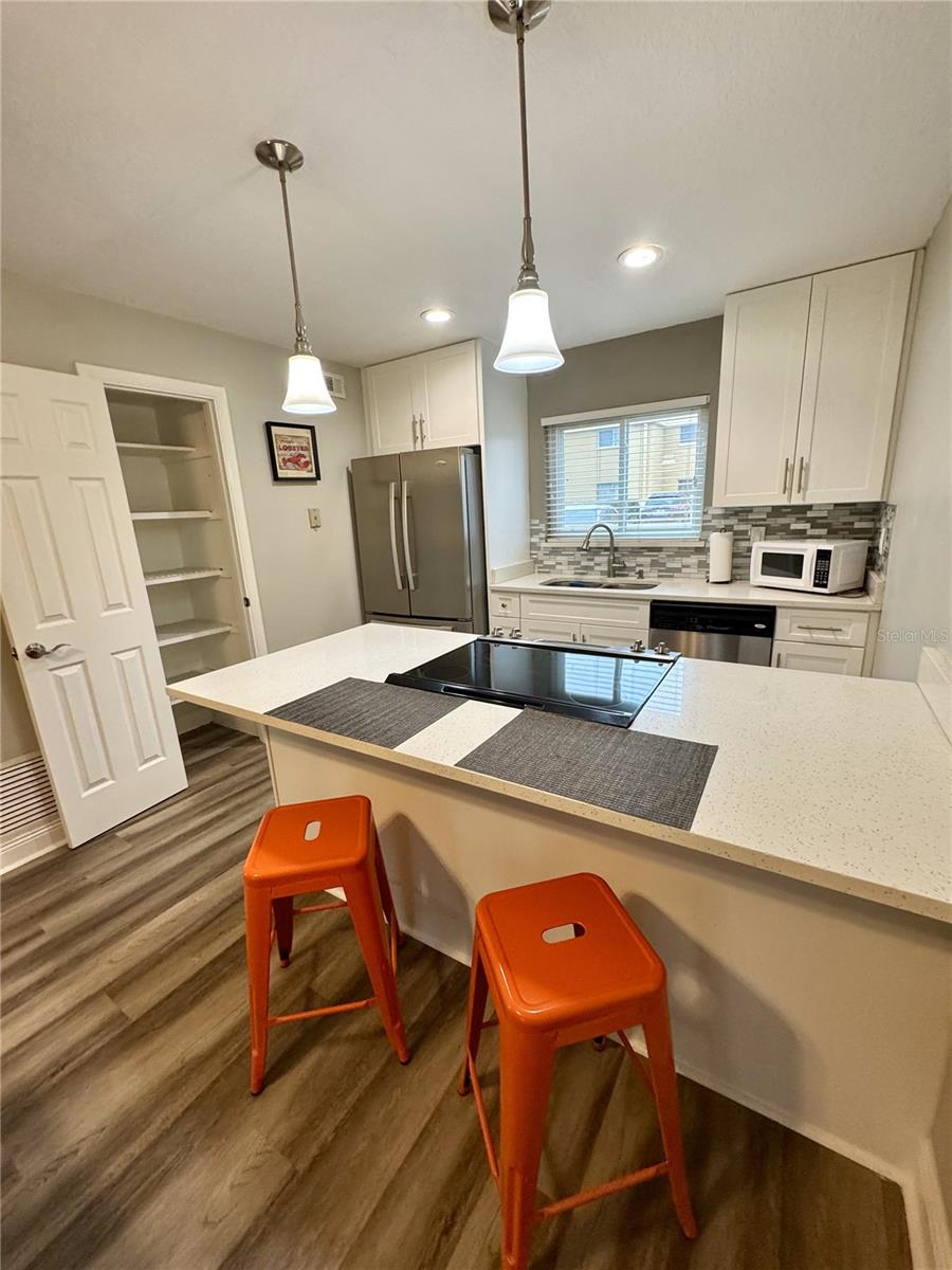 1000 LAKE OF THE WOODS BLVD #104F, FERN PARK, FL, 32730