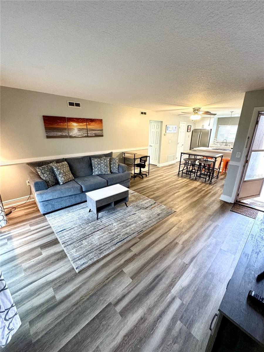 1000 LAKE OF THE WOODS BLVD #104F, FERN PARK, FL, 32730