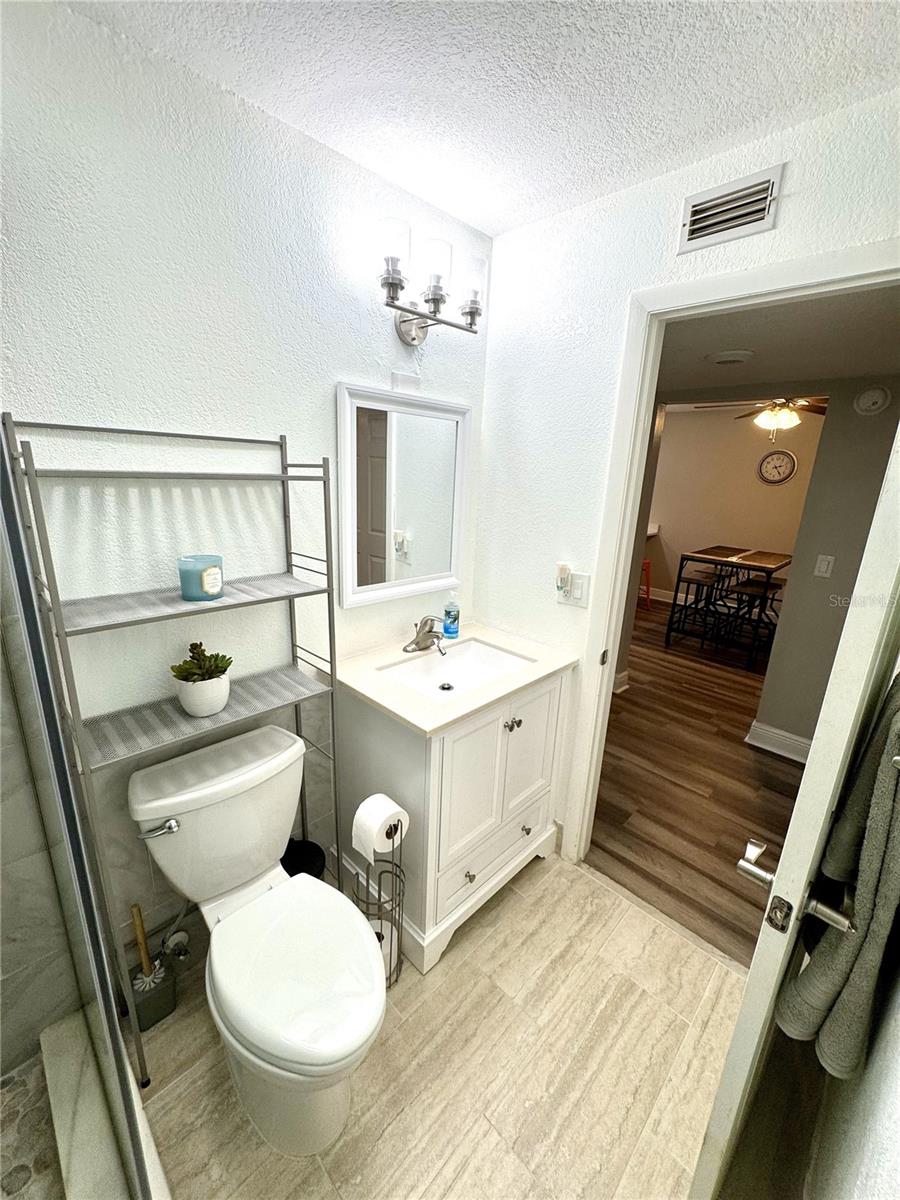 1000 LAKE OF THE WOODS BLVD #104F, FERN PARK, FL, 32730