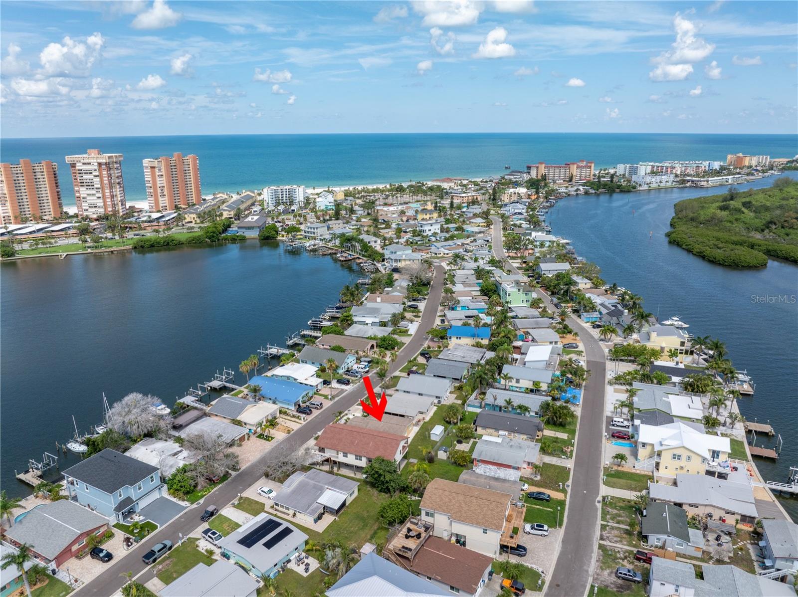 704 180TH AVE E, REDINGTON SHORES, FL, 33708