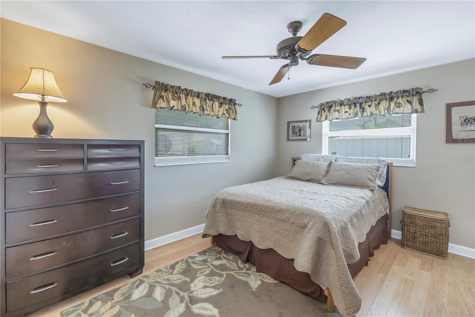704 180TH AVE E, REDINGTON SHORES, FL, 33708