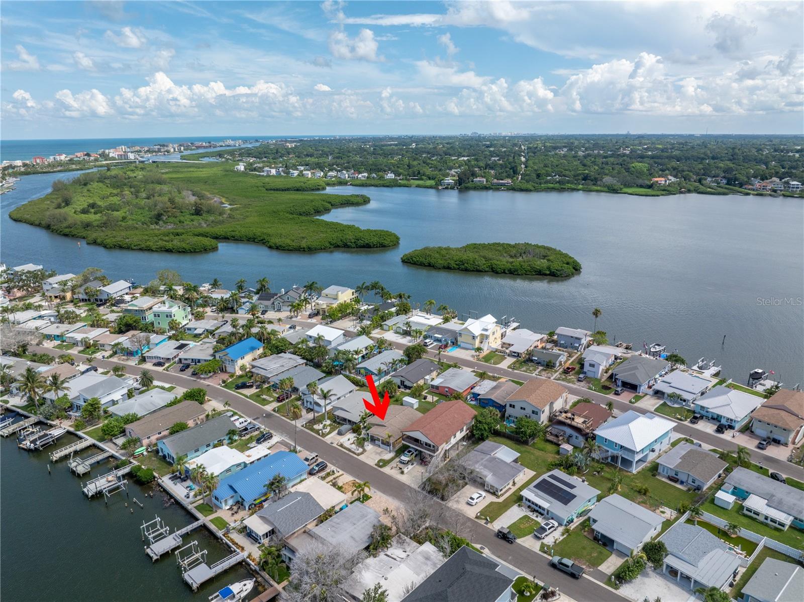 704 180TH AVE E, REDINGTON SHORES, FL, 33708